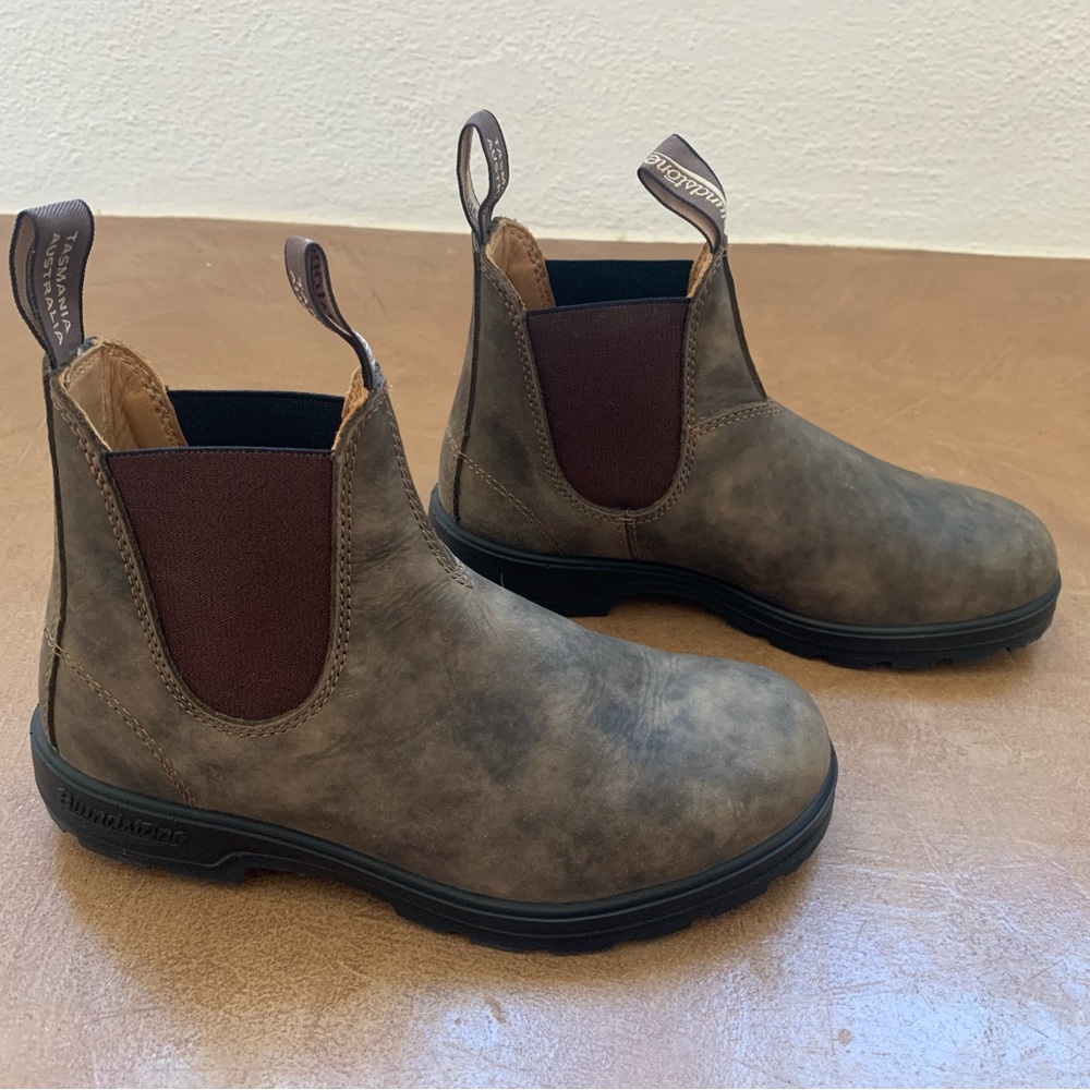 Blundstone 585 Chelsea Boots - Leather, Rustic Brown, Size 7 W / 5 M